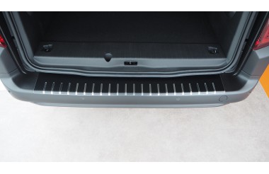 Outlander 2007-2012 Rear bumper sill cover, carbon
